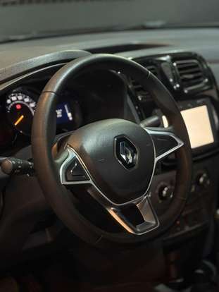 RENAULT-LOGAN-2024