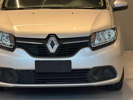 RENAULT-LOGAN-2014