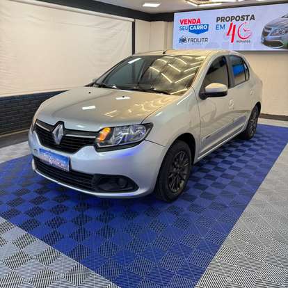 RENAULT-LOGAN-2013