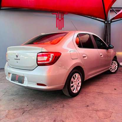 RENAULT-LOGAN-2015