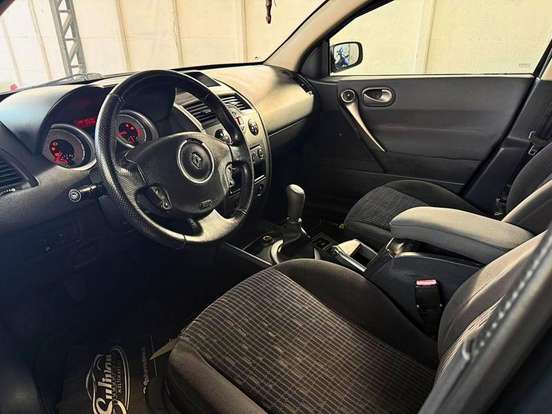 RENAULT-MEGANE-2012
