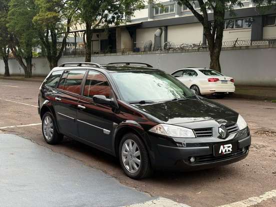 RENAULT-MEGANE-2011