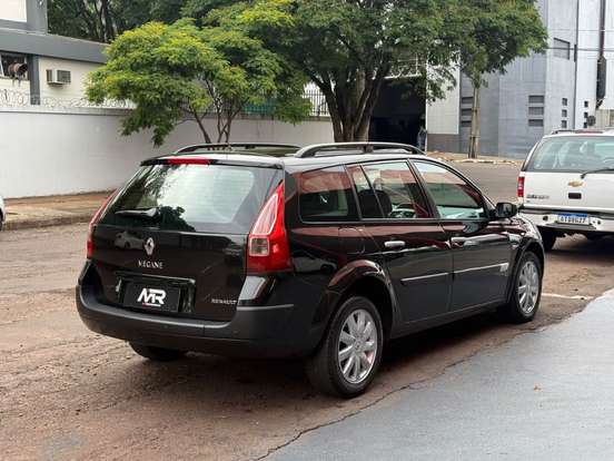 RENAULT-MEGANE-2011