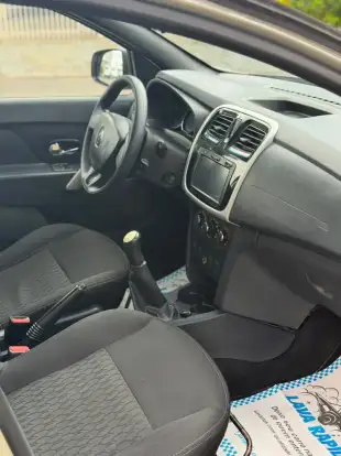 RENAULT-SANDERO-2019
