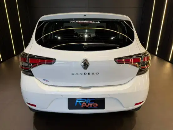 RENAULT-SANDERO-2022