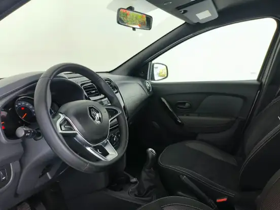 RENAULT-SANDERO-2023