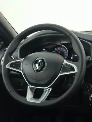 RENAULT-SANDERO-2023