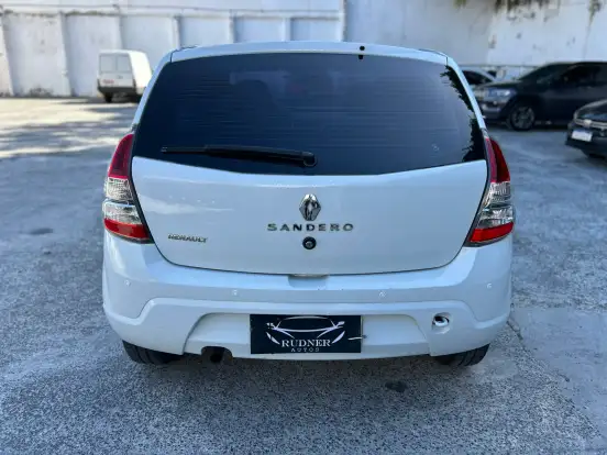 RENAULT-SANDERO-2014