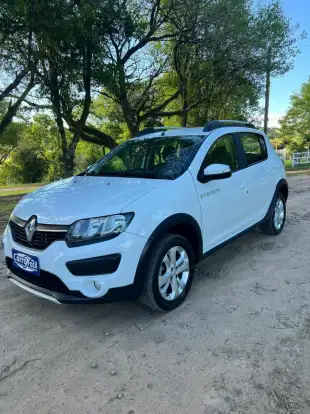 RENAULT-SANDERO-2017