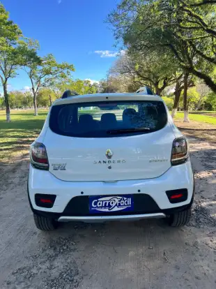 RENAULT-SANDERO-2017