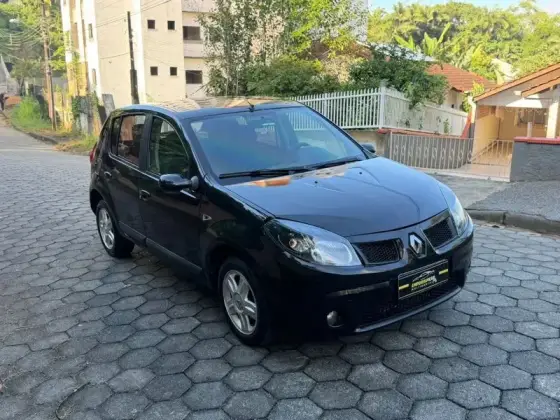 RENAULT SANDERO 1.6 PRIVILÈGE 8V FLEX 4P MANUAL