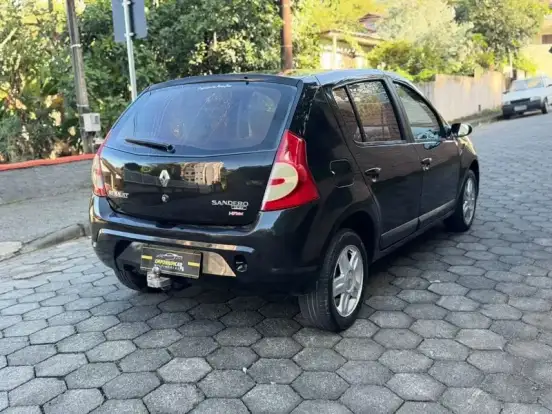RENAULT-SANDERO-2008