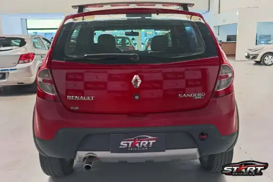 RENAULT-SANDERO-2010