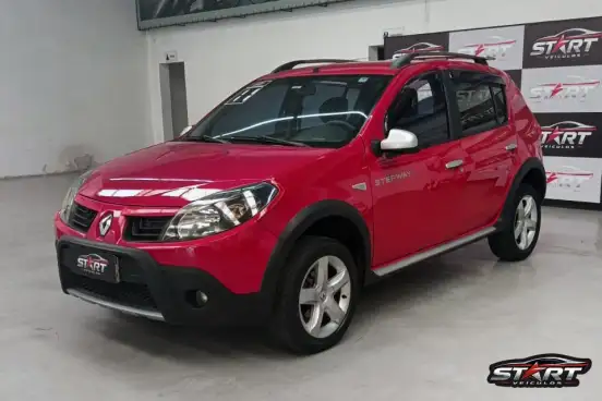 RENAULT-SANDERO-2010