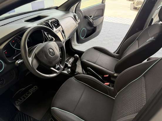 RENAULT-SANDERO-2017