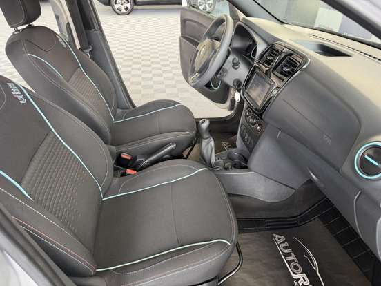 RENAULT-SANDERO-2017