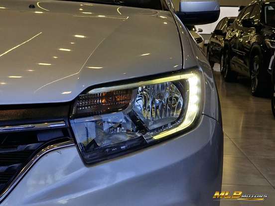 RENAULT-SANDERO-2020