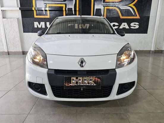 RENAULT-SANDERO-2014