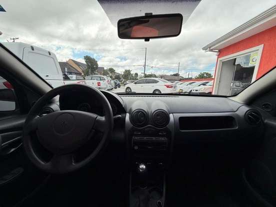 RENAULT-SANDERO-2011