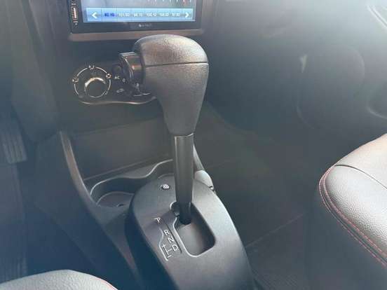 RENAULT-SANDERO-2014