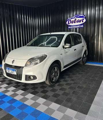 RENAULT-SANDERO-2014