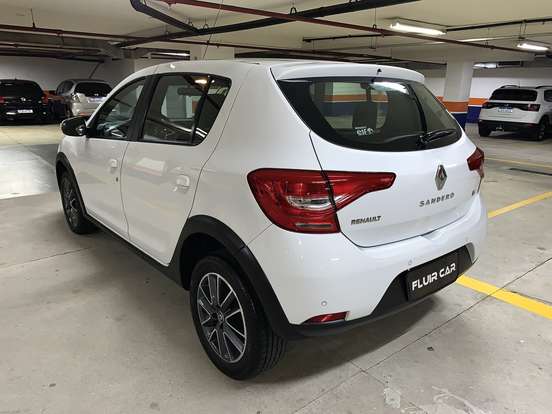 RENAULT-SANDERO-2019