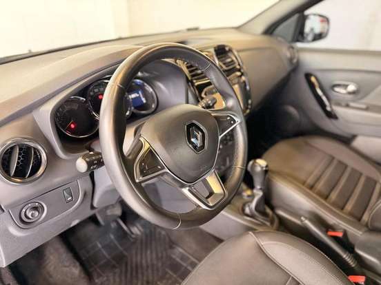 RENAULT-SANDERO-2019