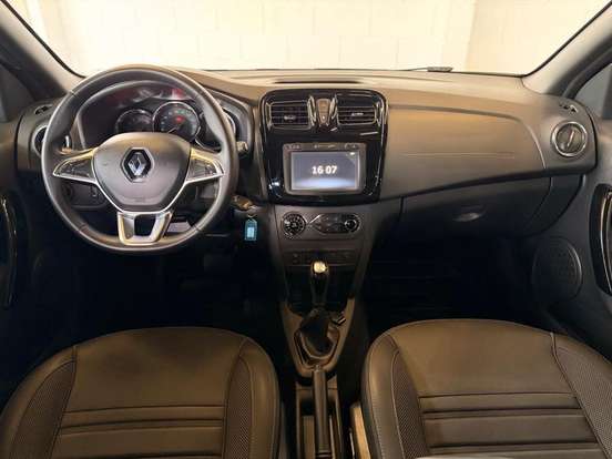 RENAULT-SANDERO-2019