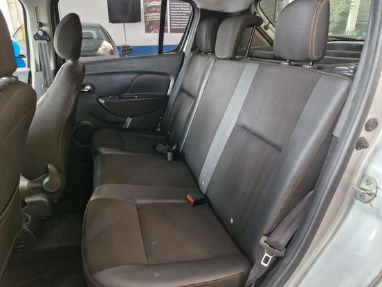 RENAULT-SANDERO-2019