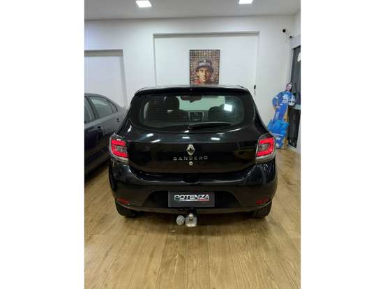 RENAULT-SANDERO-2014