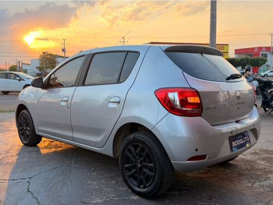 RENAULT-SANDERO-1.6 EXPRESSION 8V FLEX 4P MANUAL RENAULT-SANDERO-2015