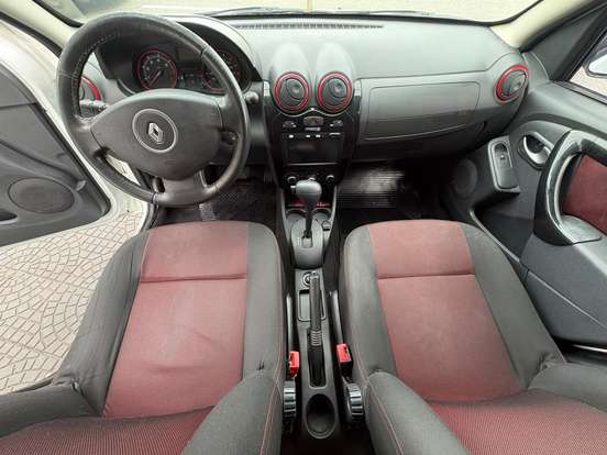 RENAULT-SANDERO-1.6 STEPWAY 16V FLEX 4P AUTOMÁTICO RENAULT-SANDERO-2013