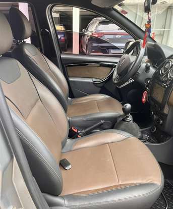 RENAULT-DUSTER-2019