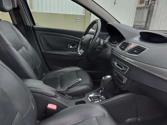 RENAULT-FLUENCE-2.0 DYNAMIQUE 16V FLEX 4P AUTOMÁTICO RENAULT-FLUENCE-2015