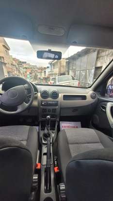 RENAULT-SANDERO-2009