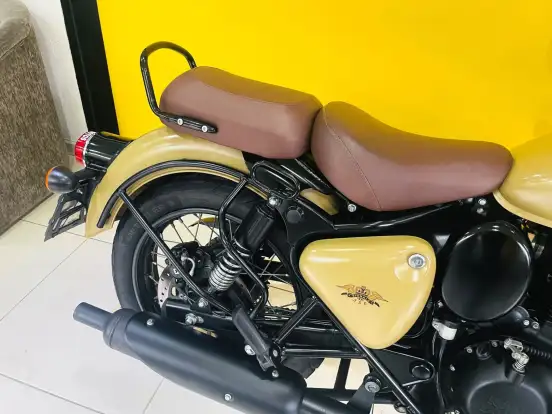 ROYAL ENFIELD-CLASSIC 350-2023