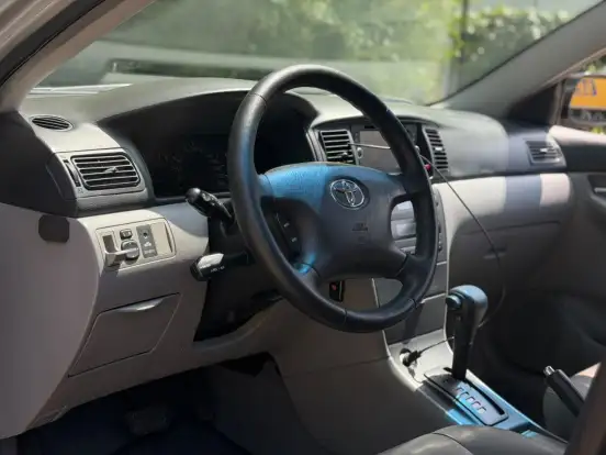 TOYOTA-COROLLA-2005