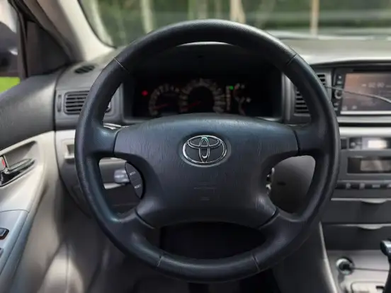 TOYOTA-COROLLA-2005