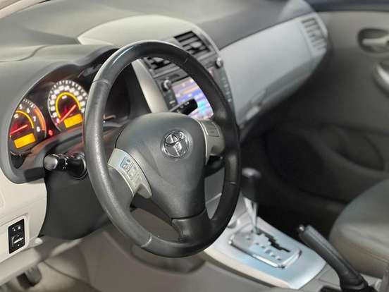 TOYOTA-COROLLA-2013