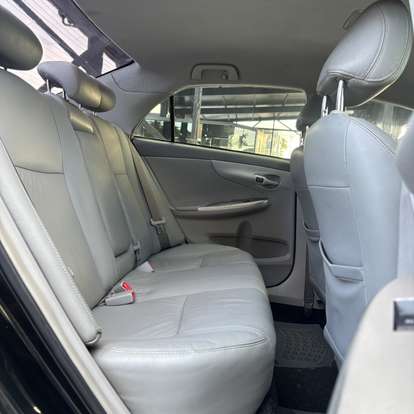 TOYOTA-COROLLA-2010