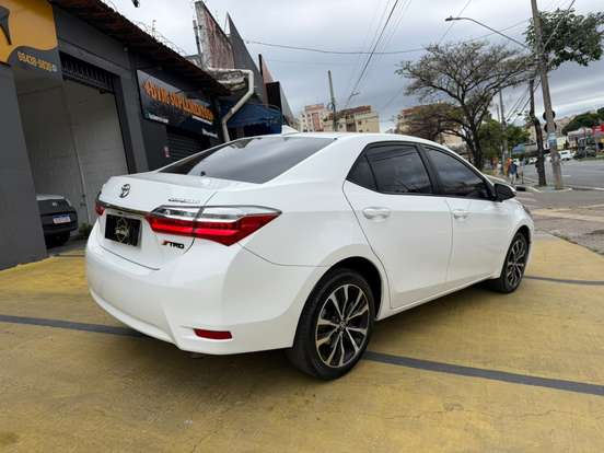 TOYOTA-COROLLA-2018