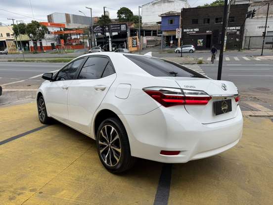 TOYOTA-COROLLA-2018
