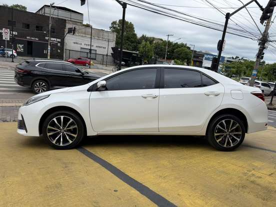 TOYOTA-COROLLA-2018