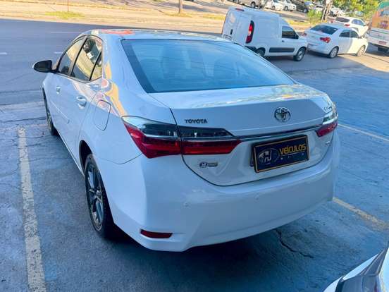TOYOTA-COROLLA-2018