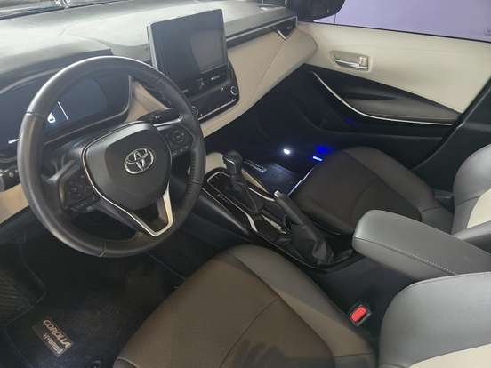 TOYOTA-COROLLA-2024