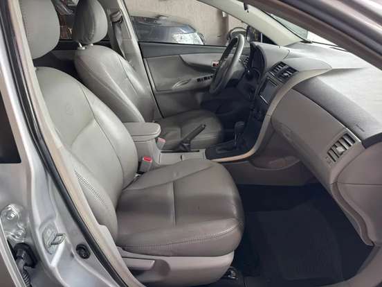 TOYOTA-COROLLA-2010