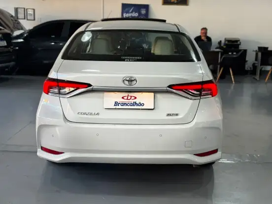 TOYOTA-COROLLA-2024