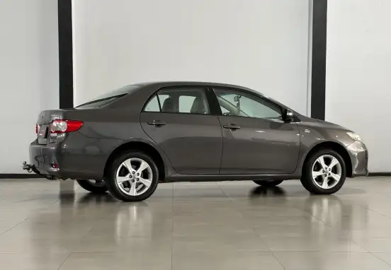 TOYOTA-COROLLA-2011