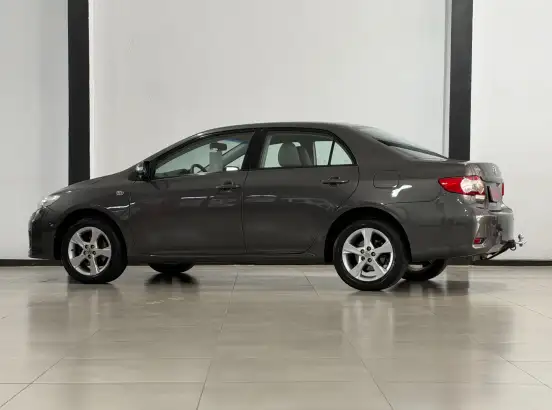 TOYOTA-COROLLA-2011