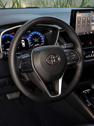 TOYOTA-COROLLA-2025